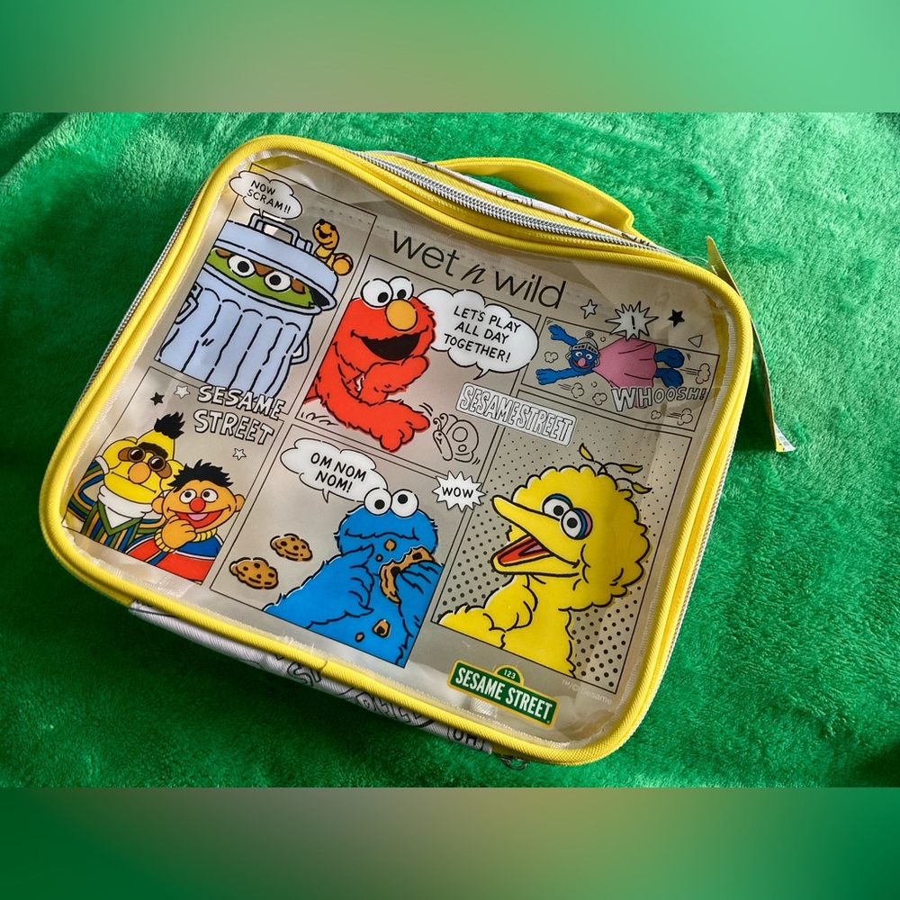 Wet N Wild Sesame Street Makeup Bag - Picture 10 of 10